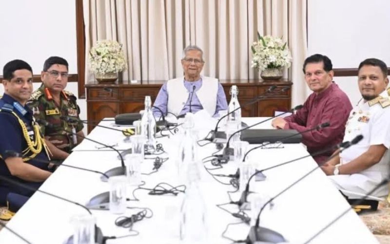 নির্বাচন শান্তিপূর্ণ করতে তিন বাহিনীকে নির্দেশ প্রধান উপদেষ্টা মুহাম্মদ ইউনূসের